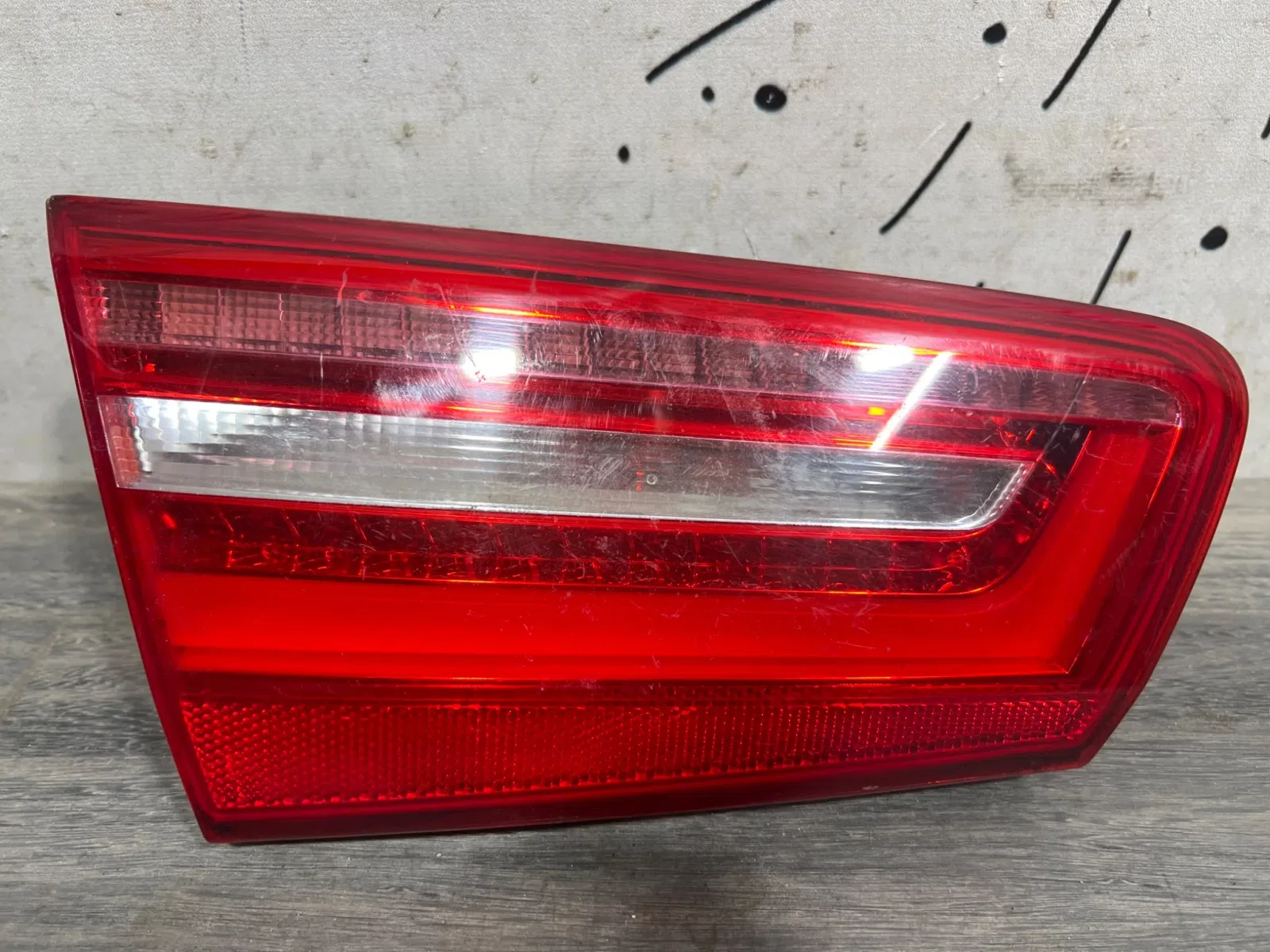Фонарь задний внутренний левый Audi A6 C7 (2011—2014), фото 1