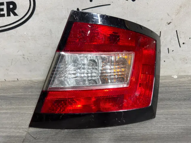 Фонарь задний правый Skoda Fabia III (2014—2018)