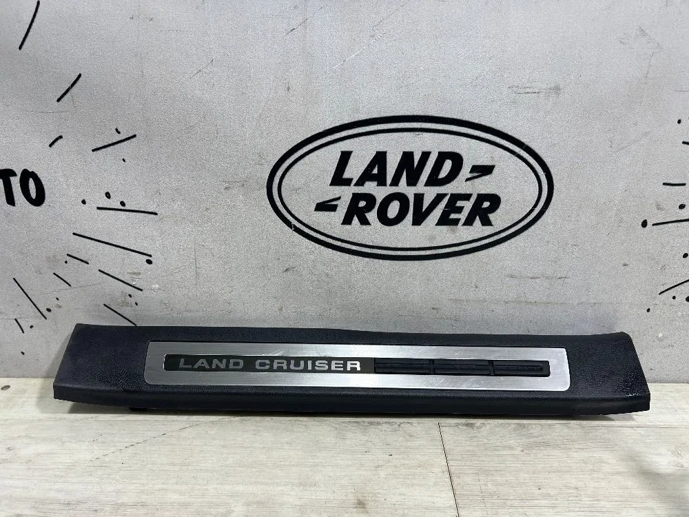 Накладка порога (внутренняя) Toyota Land Cruiser 300 (2021—2026), фото 1