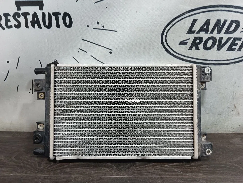 Интеркулер Toyota Land Cruiser 300 (2021—2026), фото 1