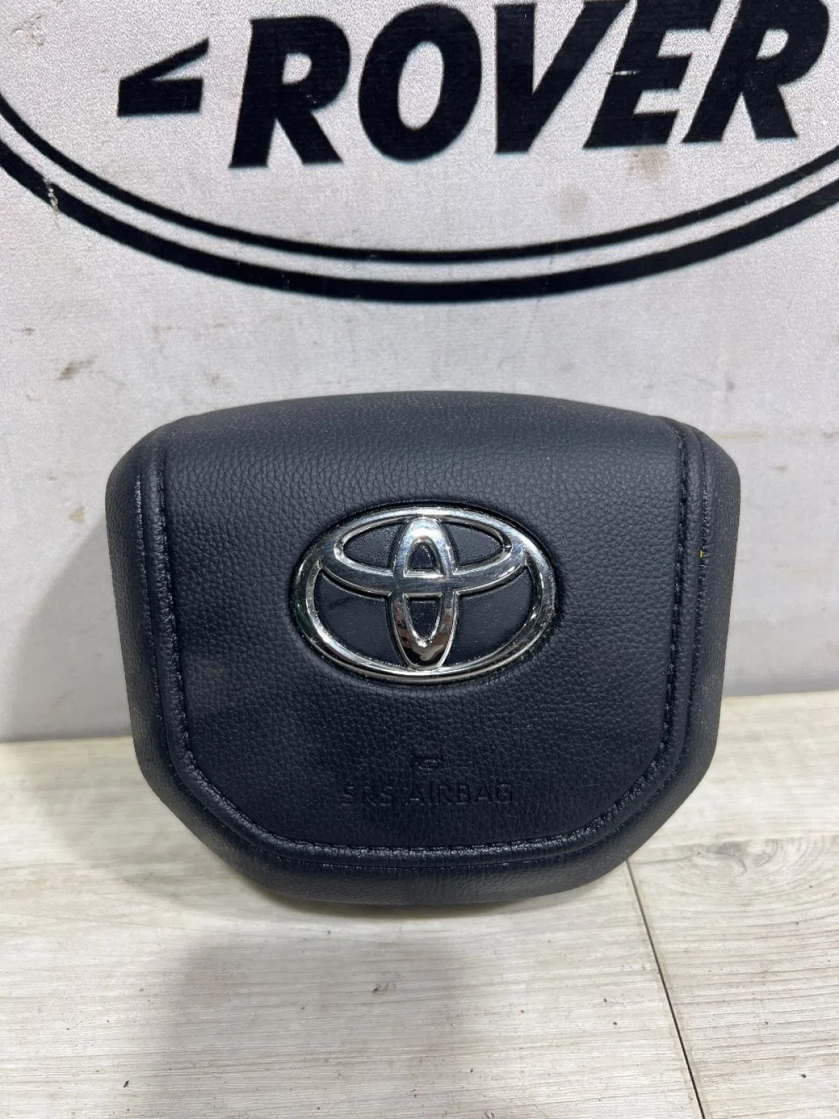 Подушка безопасности в рулевое колесо Toyota Land Cruiser 300 (2021—2026), фото 1