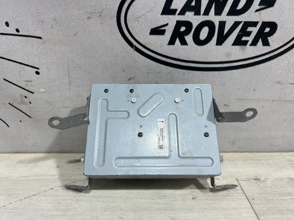 Блок электронный Toyota Land Cruiser 300 (2021—2026), фото 1